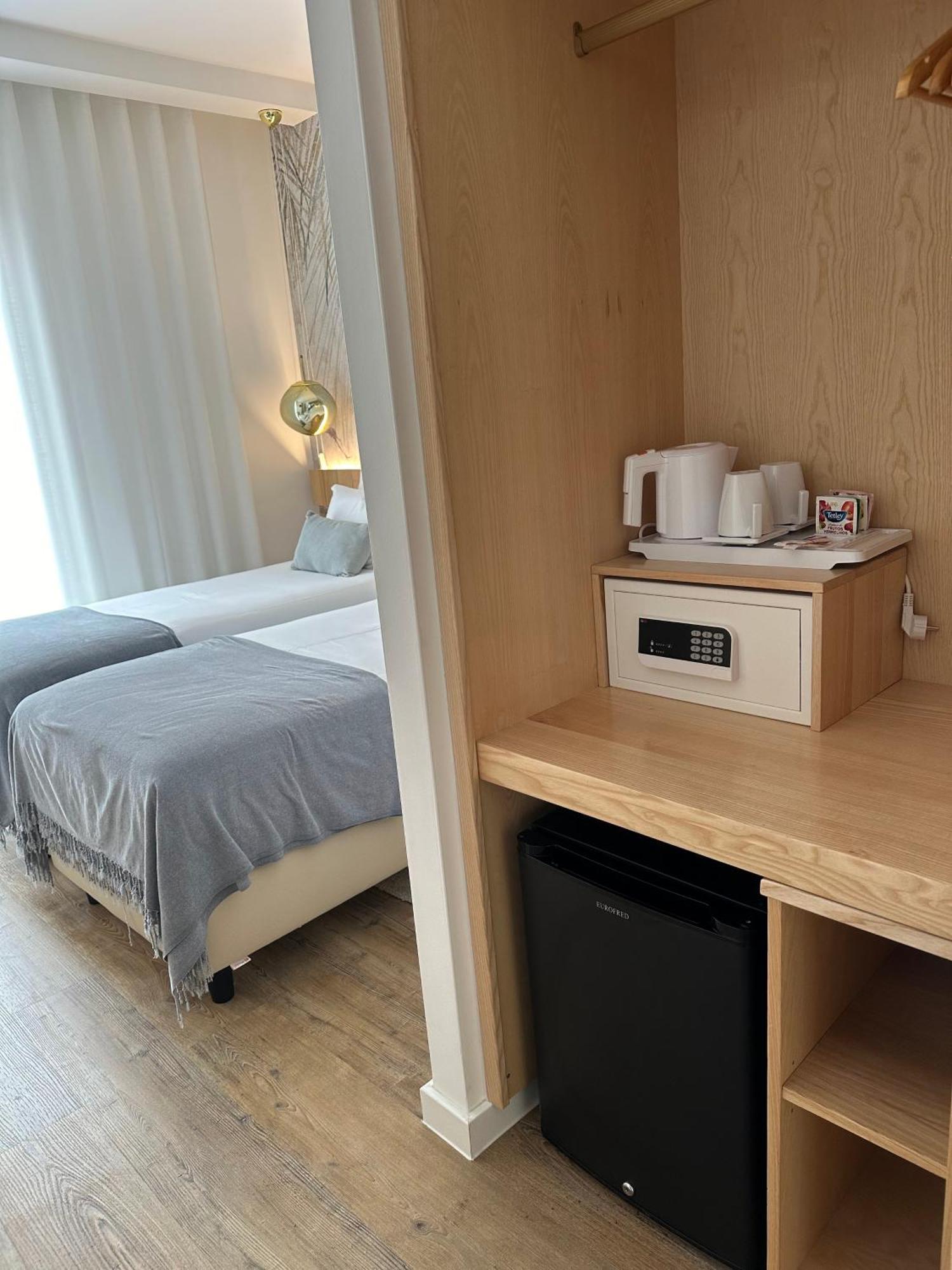 Charm-In Center Hotel Вила Нова де Милфонтеш Екстериор снимка