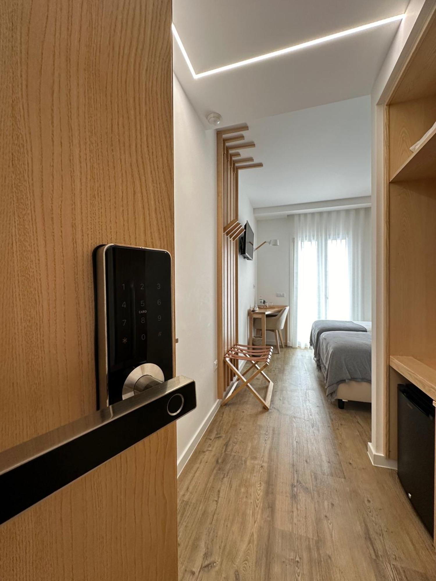 Charm-In Center Hotel Вила Нова де Милфонтеш Екстериор снимка