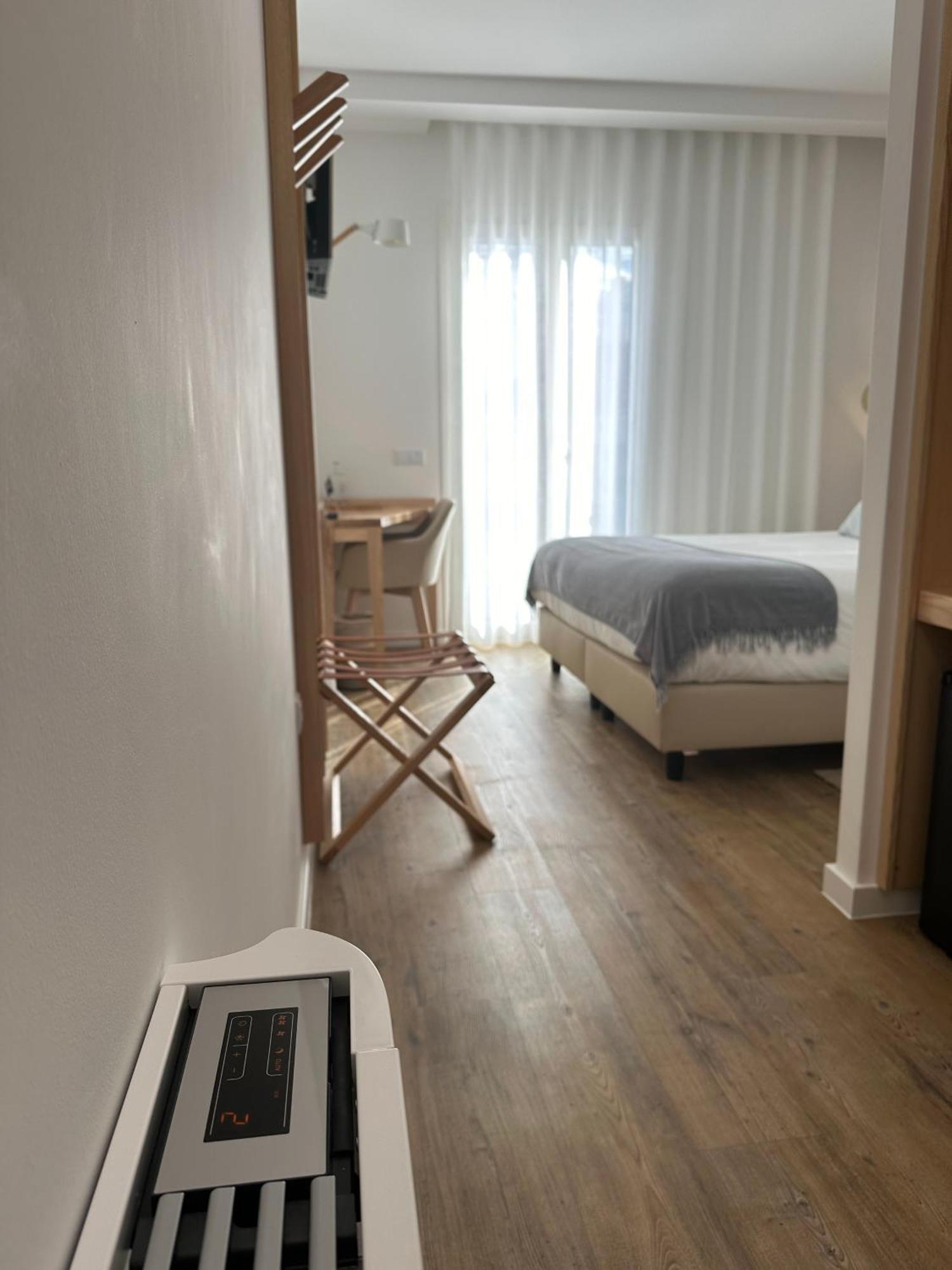Charm-In Center Hotel Вила Нова де Милфонтеш Екстериор снимка